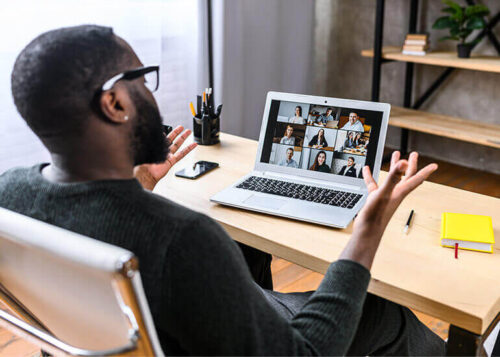 Zoom ou Skype, quel est le meilleur outil de visioconférence pour suivre une formation en langue