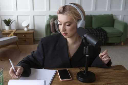 READY - SEAN ARTICLE 1 - Using Podcasts to Improve Your English